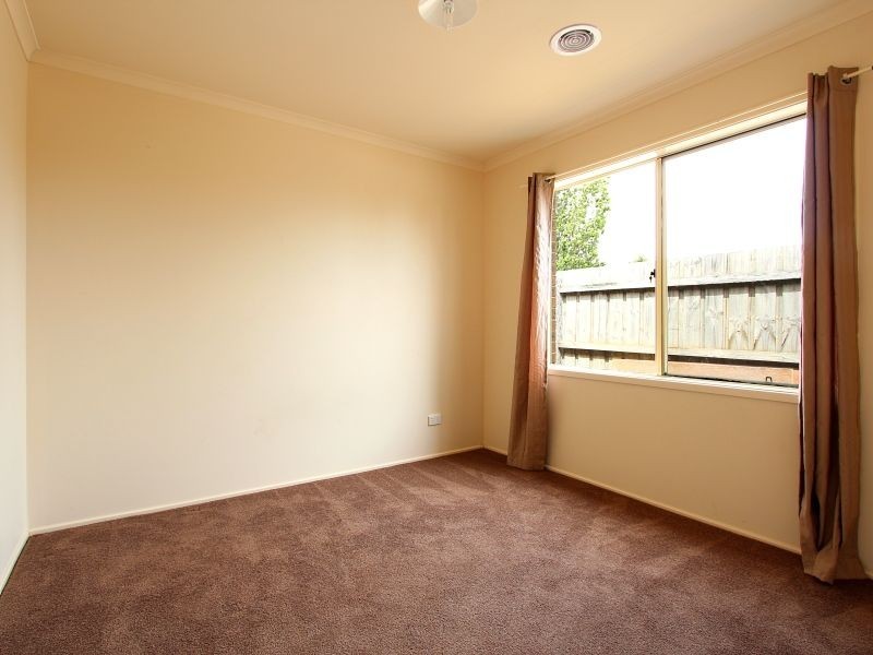 48 Mccubbin Way, Berwick VIC 3806