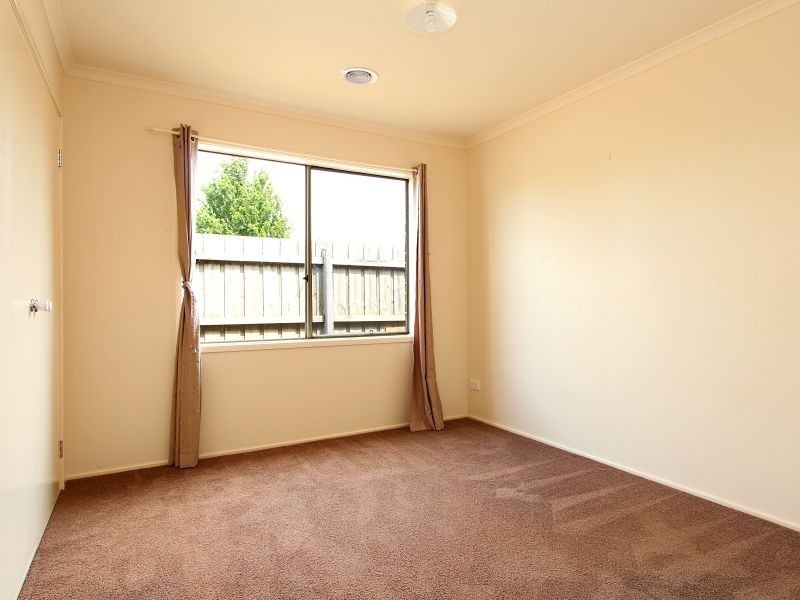 48 Mccubbin Way, Berwick VIC 3806
