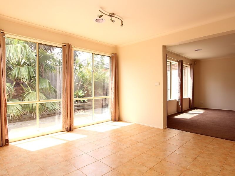 48 Mccubbin Way, Berwick VIC 3806
