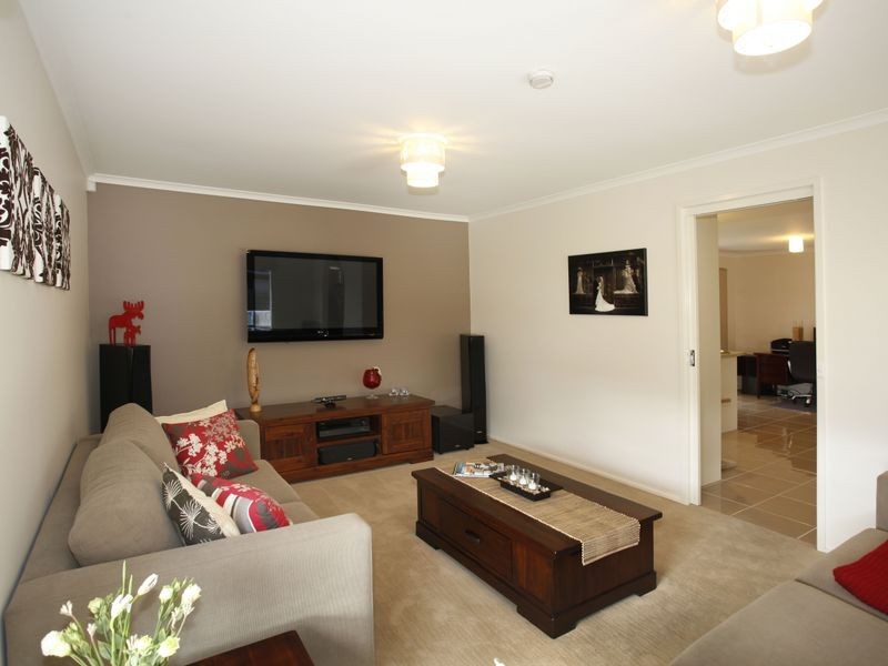 16 Kelburn Road, Berwick VIC 3806