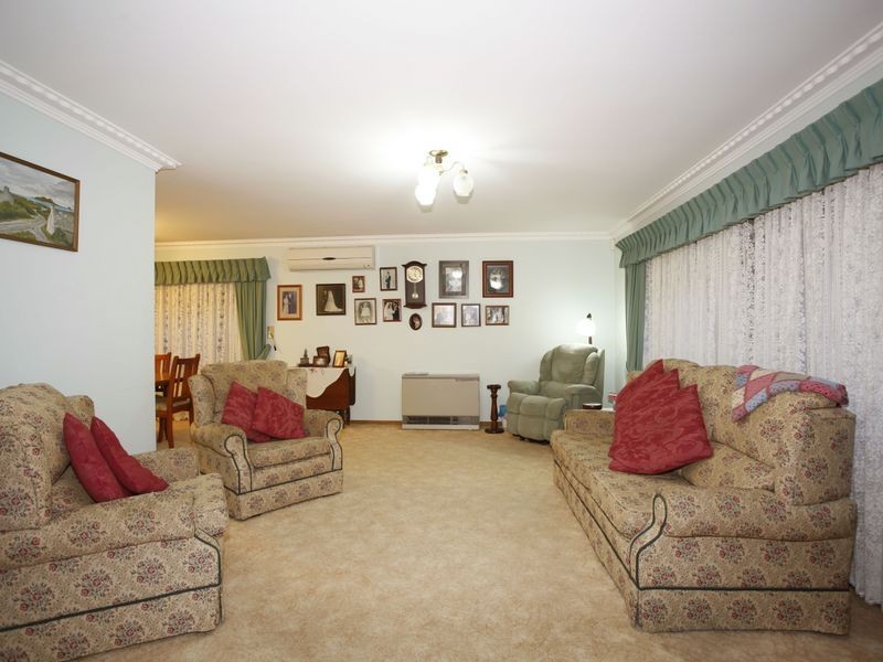 13 Oaktree Drive, Pakenham VIC 3810