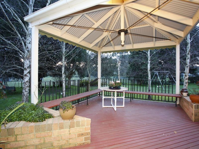 13 Oaktree Drive, Pakenham VIC 3810