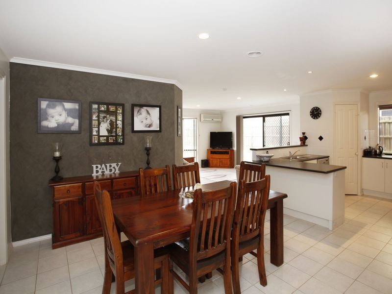 61 Fieldstone Boulevard, Beaconsfield VIC 3807