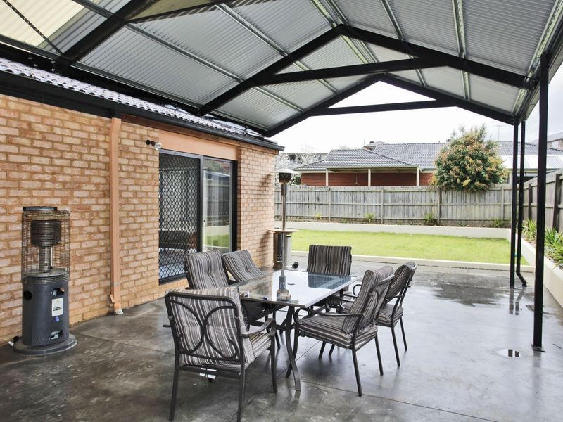 61 Fieldstone Boulevard, Beaconsfield VIC 3807