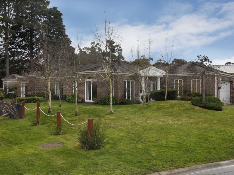 1 Lakeview Terrace, Beaconsfield VIC 3807
