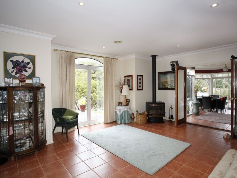 1 Lakeview Terrace, Beaconsfield VIC 3807