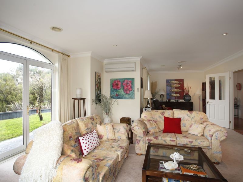 1 Lakeview Terrace, Beaconsfield VIC 3807