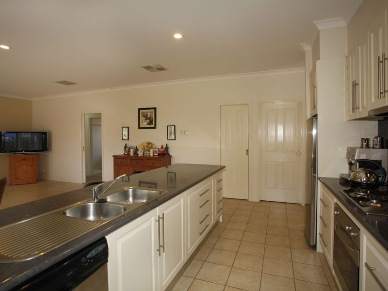 46 Wintersun Road, Berwick VIC 3806