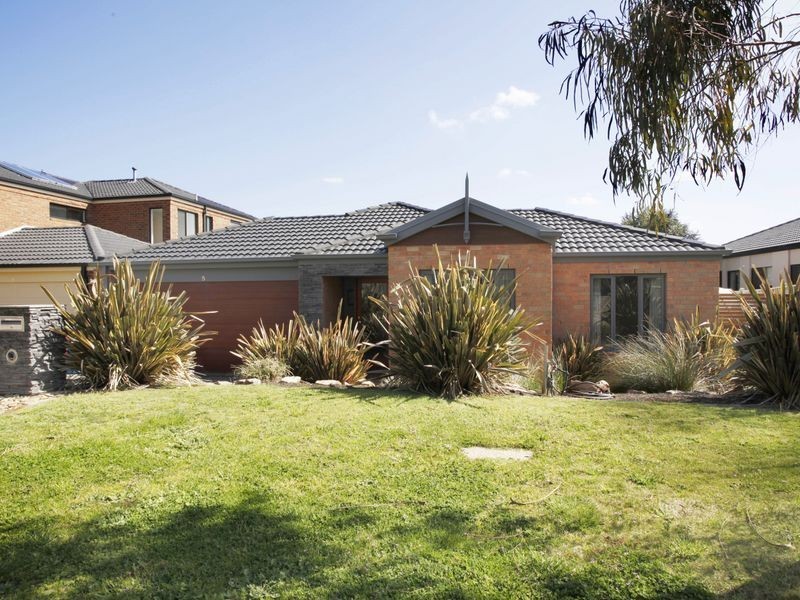 5 Glade Court, Berwick VIC 3806