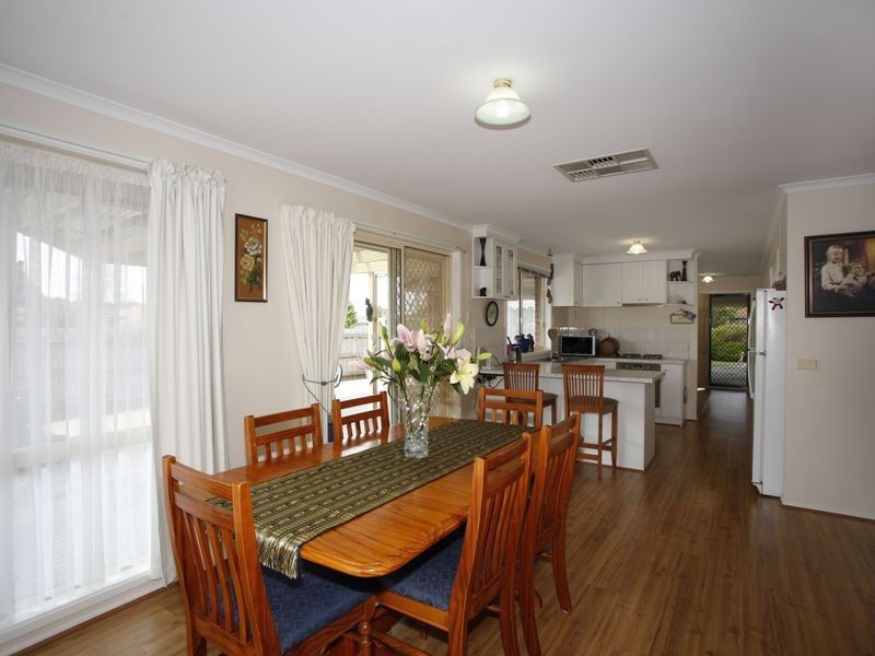 20 Sharpe Court, Berwick VIC 3806