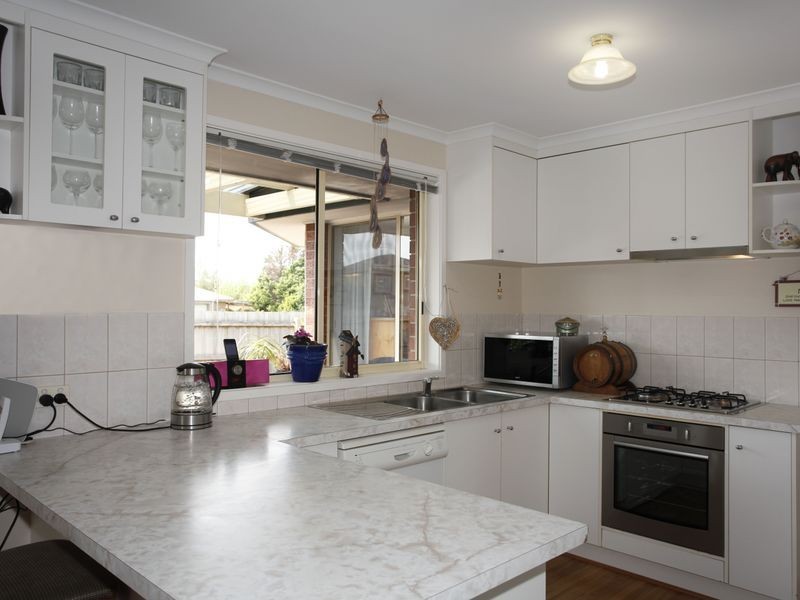 20 Sharpe Court, Berwick VIC 3806