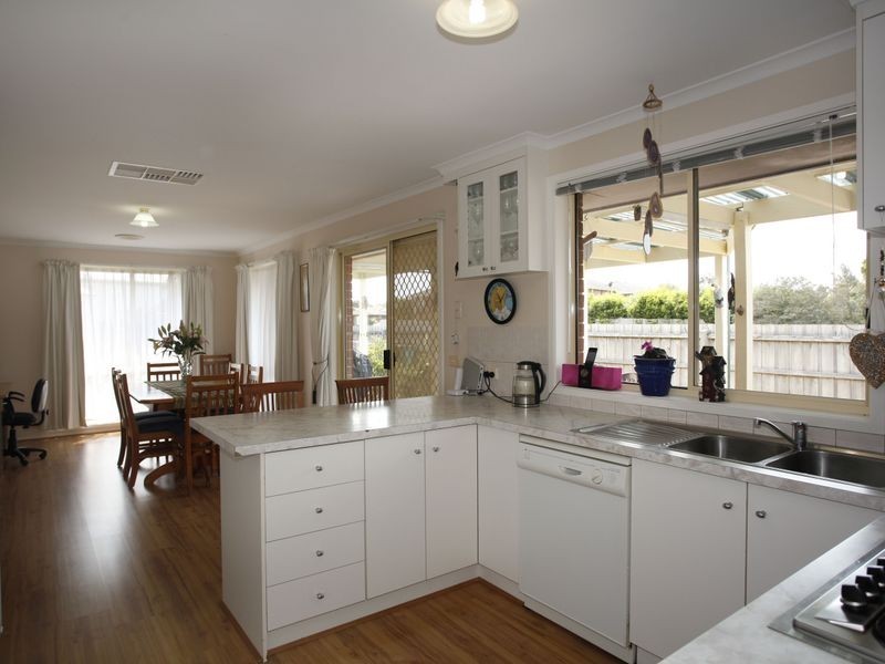 20 Sharpe Court, Berwick VIC 3806