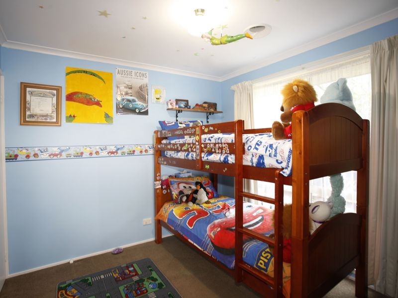 20 Sharpe Court, Berwick VIC 3806