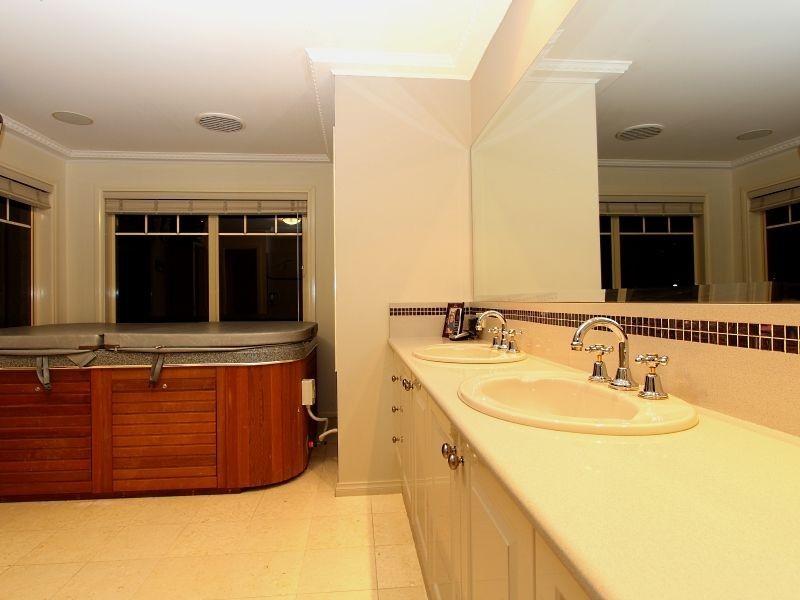 3 Yaldara Drive, Berwick VIC 3806