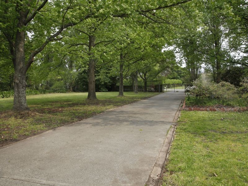 220 Beaconsfield Emerald Road, Beaconsfield VIC 3807