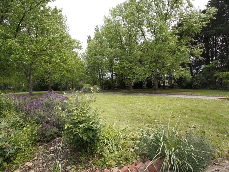 220 Beaconsfield Emerald Road, Beaconsfield VIC 3807