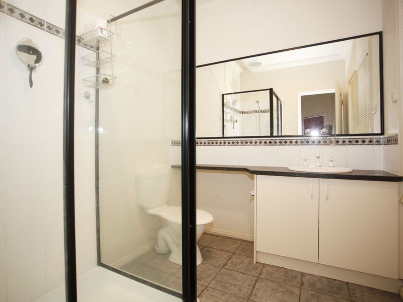 9 Saintly Grove, Berwick VIC 3806