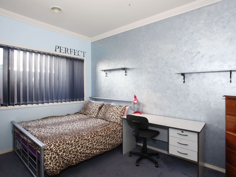 9 Saintly Grove, Berwick VIC 3806