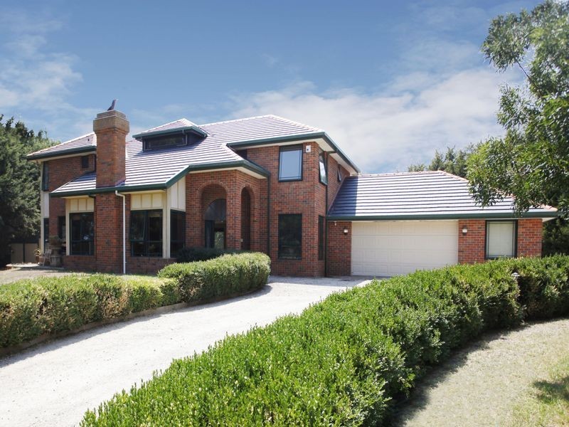 18-20 Hillsmeade Drive, Narre Warren South VIC 3805