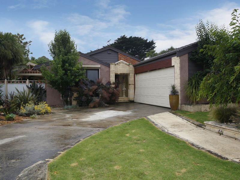 14 Willslie Crescent, Berwick VIC 3806
