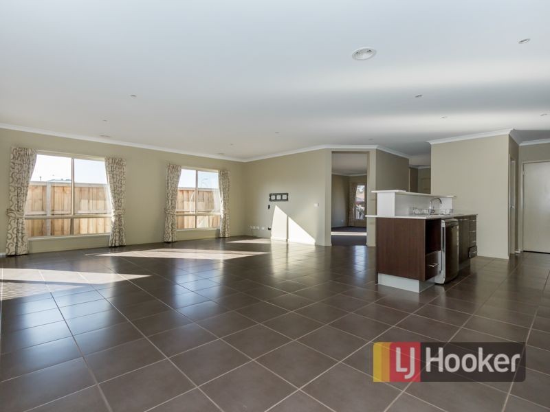 7 Bunbury Avenue, Narre Warren VIC 3805