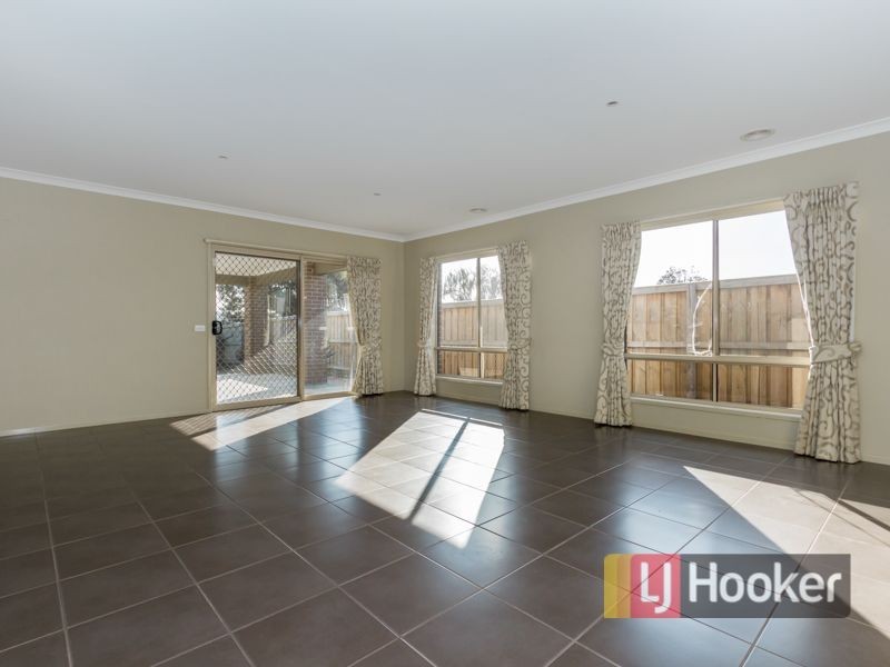 7 Bunbury Avenue, Narre Warren VIC 3805