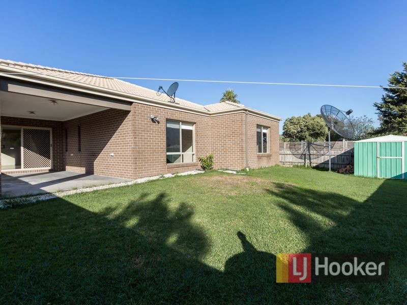 7 Bunbury Avenue, Narre Warren VIC 3805