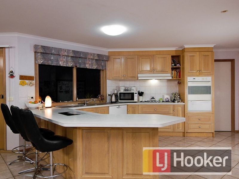 17-18 Lansell Close, Narre Warren South VIC 3805