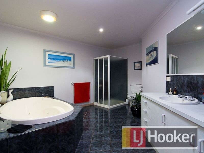 17-18 Lansell Close, Narre Warren South VIC 3805