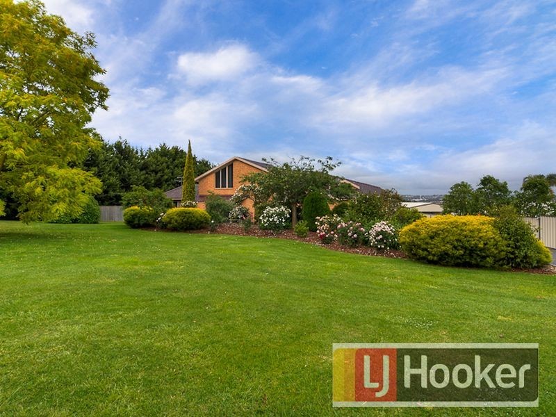 17-18 Lansell Close, Narre Warren South VIC 3805