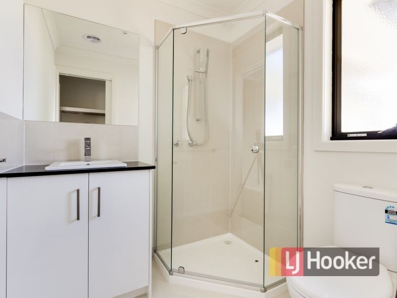 2-4 Edinburgh Drive, Beaconsfield VIC 3807