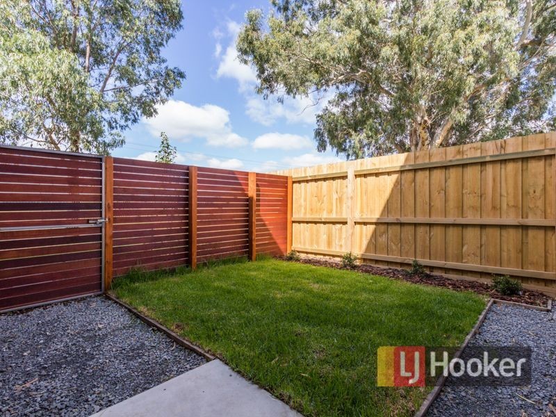 2-4 Edinburgh Drive, Beaconsfield VIC 3807