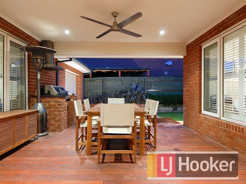 14 Longfield Way, Narre Warren South VIC 3805