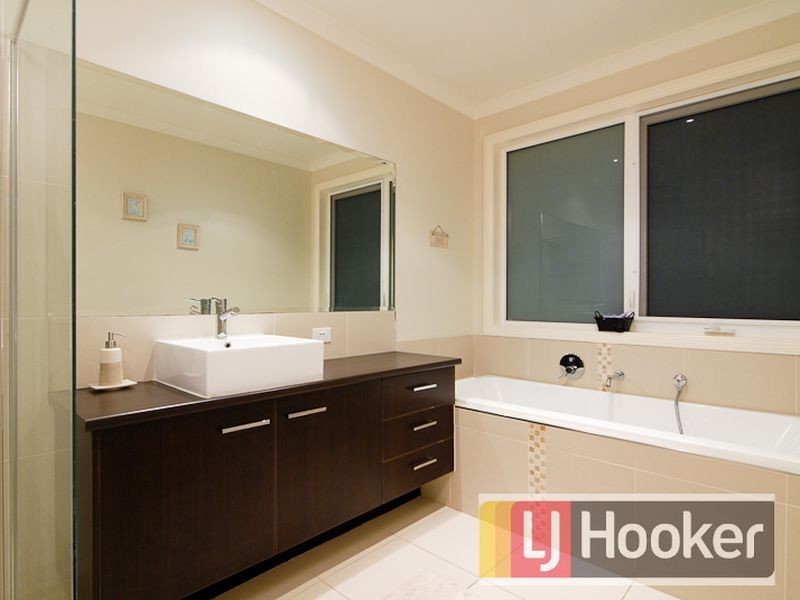 14 Longfield Way, Narre Warren South VIC 3805