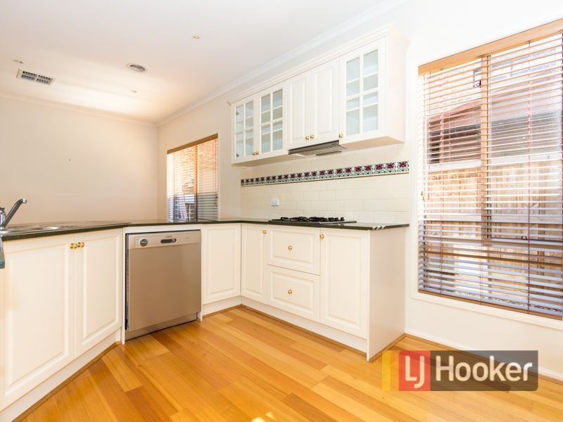 2 Don Collins Way, Berwick VIC 3806