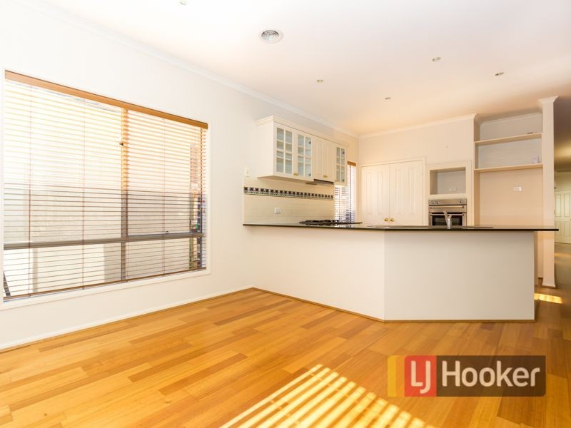 2 Don Collins Way, Berwick VIC 3806