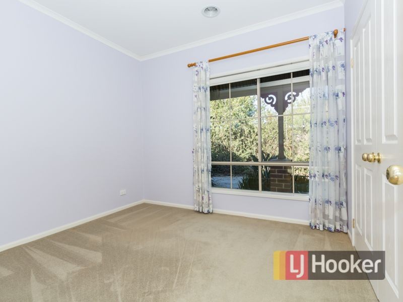 2 Don Collins Way, Berwick VIC 3806