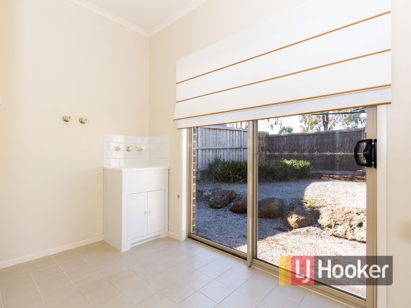 2 Don Collins Way, Berwick VIC 3806