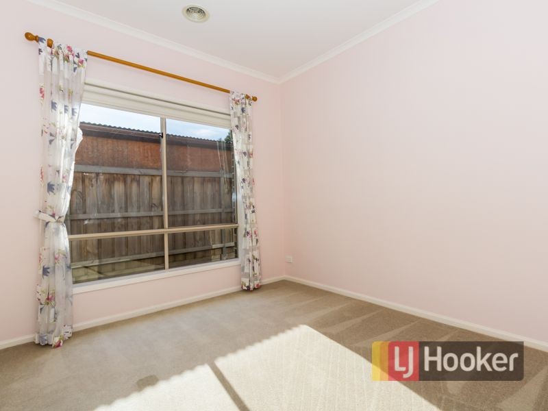 2 Don Collins Way, Berwick VIC 3806