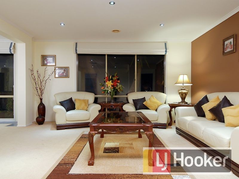 17 Langbourne Drive, Narre Warren South VIC 3805