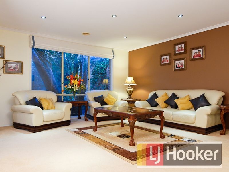 17 Langbourne Drive, Narre Warren South VIC 3805