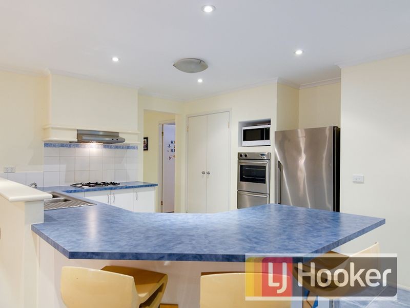 17 Langbourne Drive, Narre Warren South VIC 3805