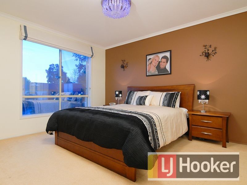 17 Langbourne Drive, Narre Warren South VIC 3805