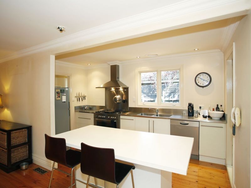 6 Allan Street, Berwick VIC 3806