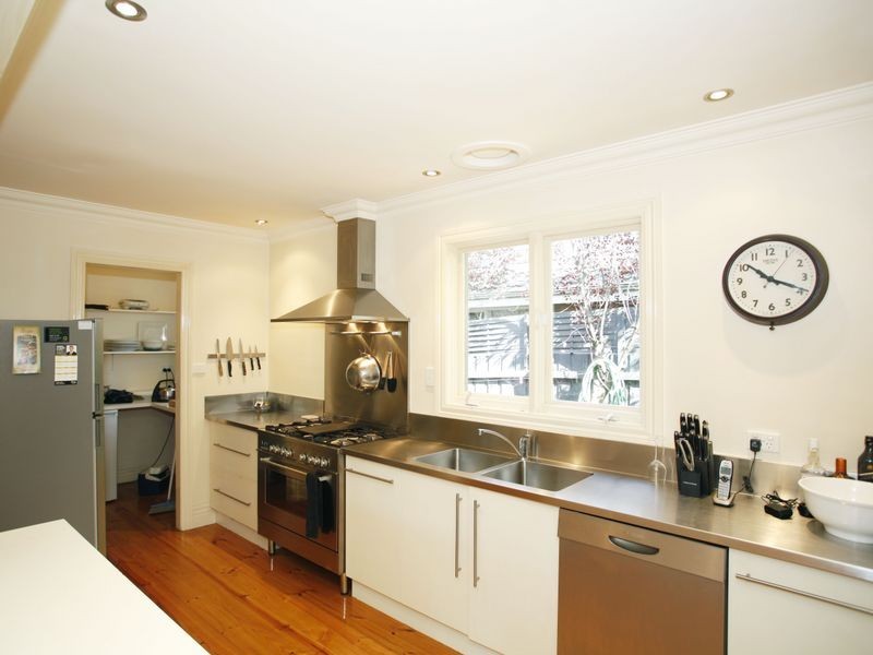 6 Allan Street, Berwick VIC 3806