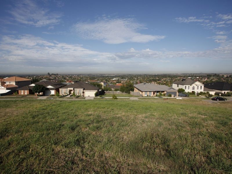 55 Montbrae Circuit, Narre Warren North VIC 3804