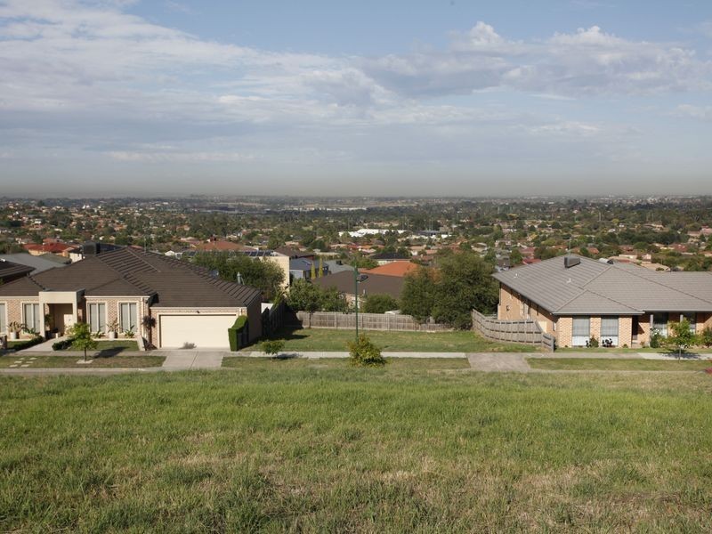 55 Montbrae Circuit, Narre Warren North VIC 3804