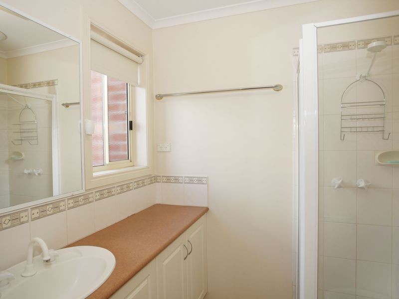 12 Breamlea Way, Cranbourne VIC 3977
