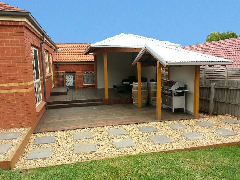 18 Albrecht Avenue, Berwick VIC 3806