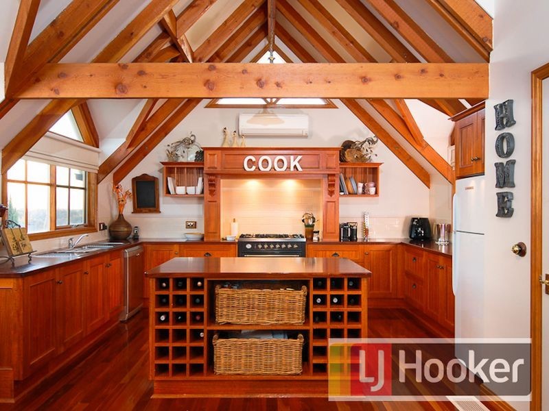 77 Scenic Drive, Beaconsfield VIC 3807